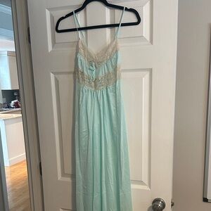 Vintage Elegant Light Blue Lace Nightgown